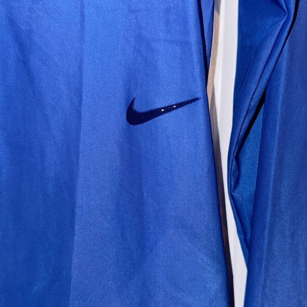 Nike FutureMove Women's Blue Sheer Dri-FIT Long-Sleeve Top with thumbholes - Picture 7 of 16